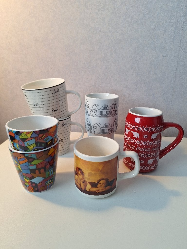 Bekers assortie 8 stuks z.g.a.n. (zie omschrijving), Huis en Inrichting, Overige merken, Zo goed als nieuw, Modern, Aardewerk