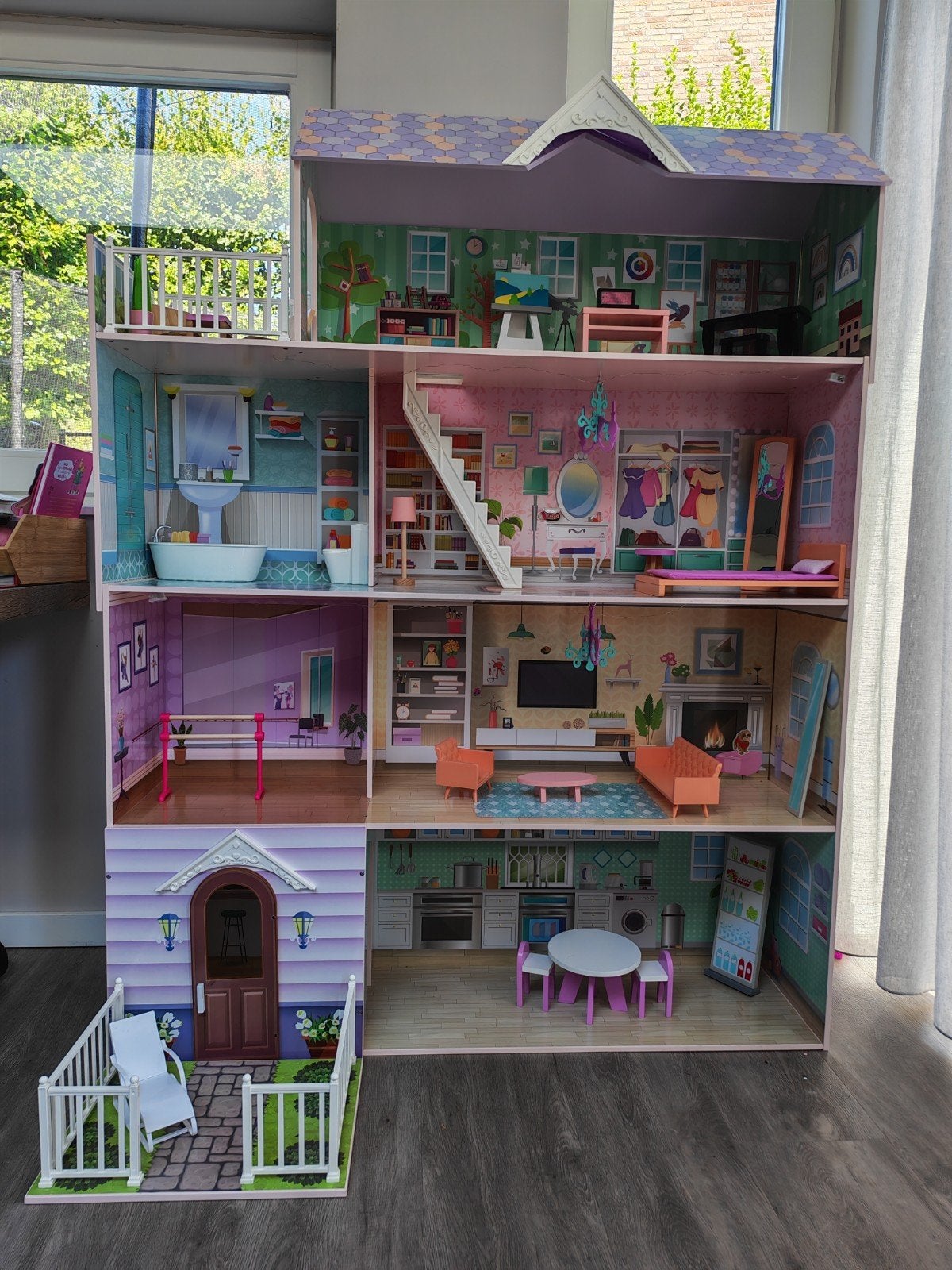Foto 3 van Lillie's Houten Poppenhuis - Zo goed als nieuw