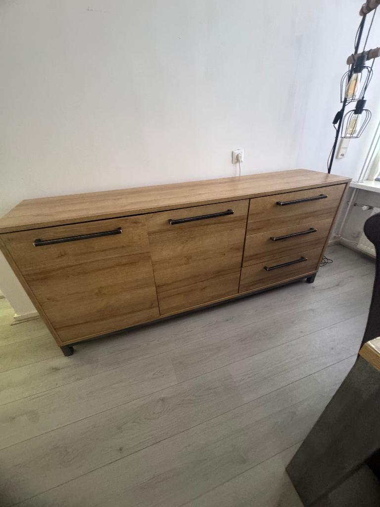 Dressoir, Ophalen, Gebruikt, Met deur(en), 150 tot 200 cm
