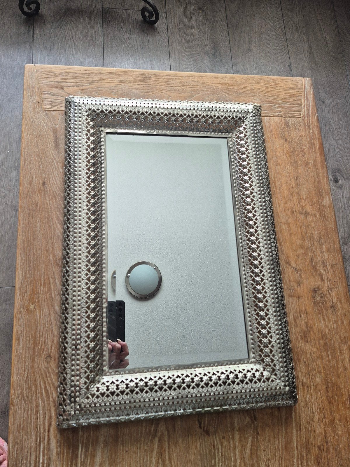 Zilverkleurige spiegel met sierlijke rand (57x40 cm), Huis en Inrichting, Ophalen, Rechthoekig, Minder dan 50 cm, Minder dan 100 cm