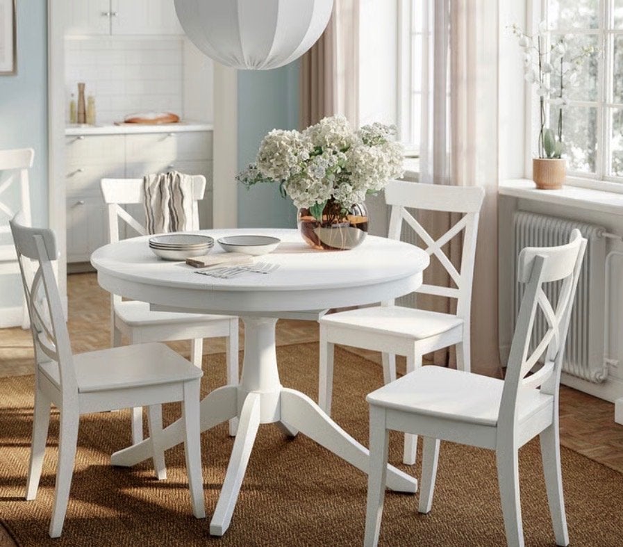 Dining room table and four chairs, Huis en Inrichting, Ophalen, Zo goed als nieuw, Vijf personen of meer, Modern