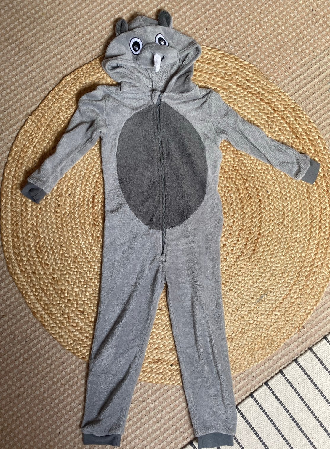 Onesie neushoorn Zeeman maat 110/116, Ophalen of Verzenden, Zo goed als nieuw, Jongen of Meisje, Overige typen