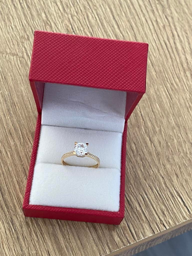 14 karaat gouden ring 585 goud, Sieraden, Tassen en Uiterlijk, Ringen, Nieuw, Ophalen of Verzenden, Met edelsteen, Dame
