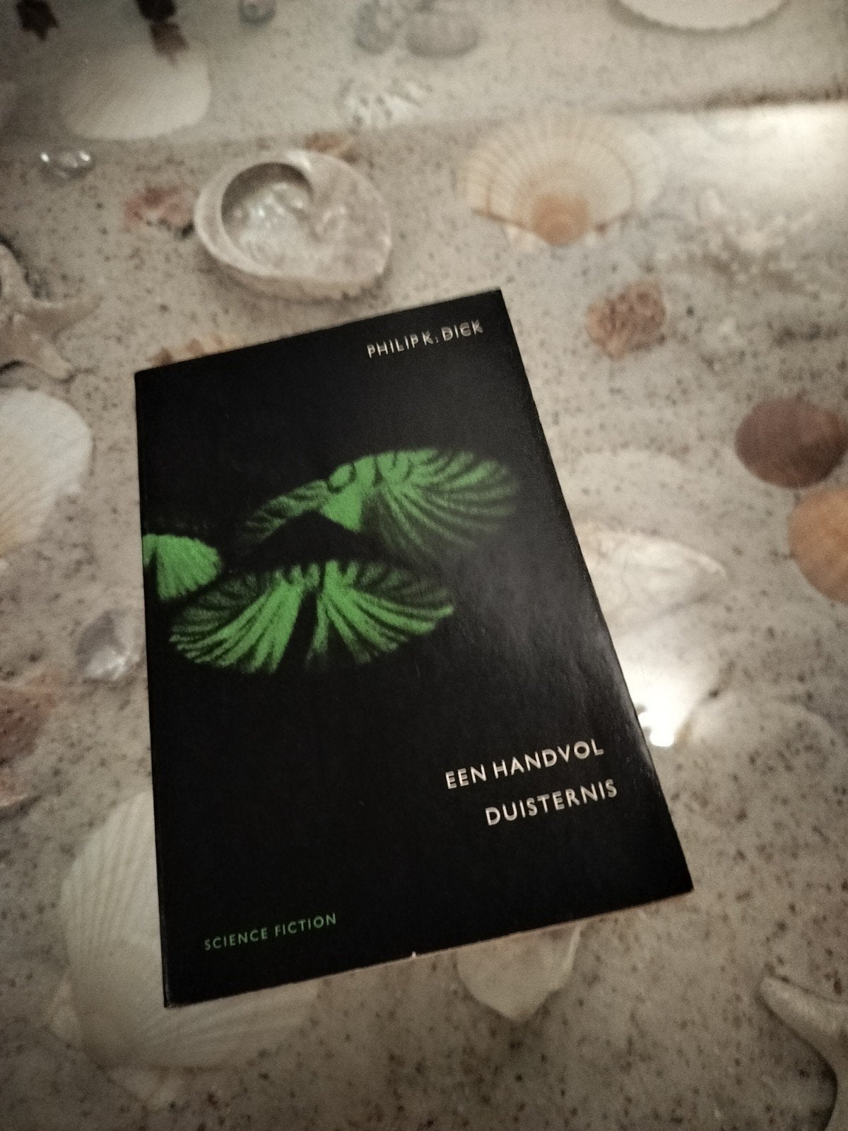 Philip K Dick - Een handvol duisternis - zwarte beertjes, Ophalen of Verzenden, Gelezen