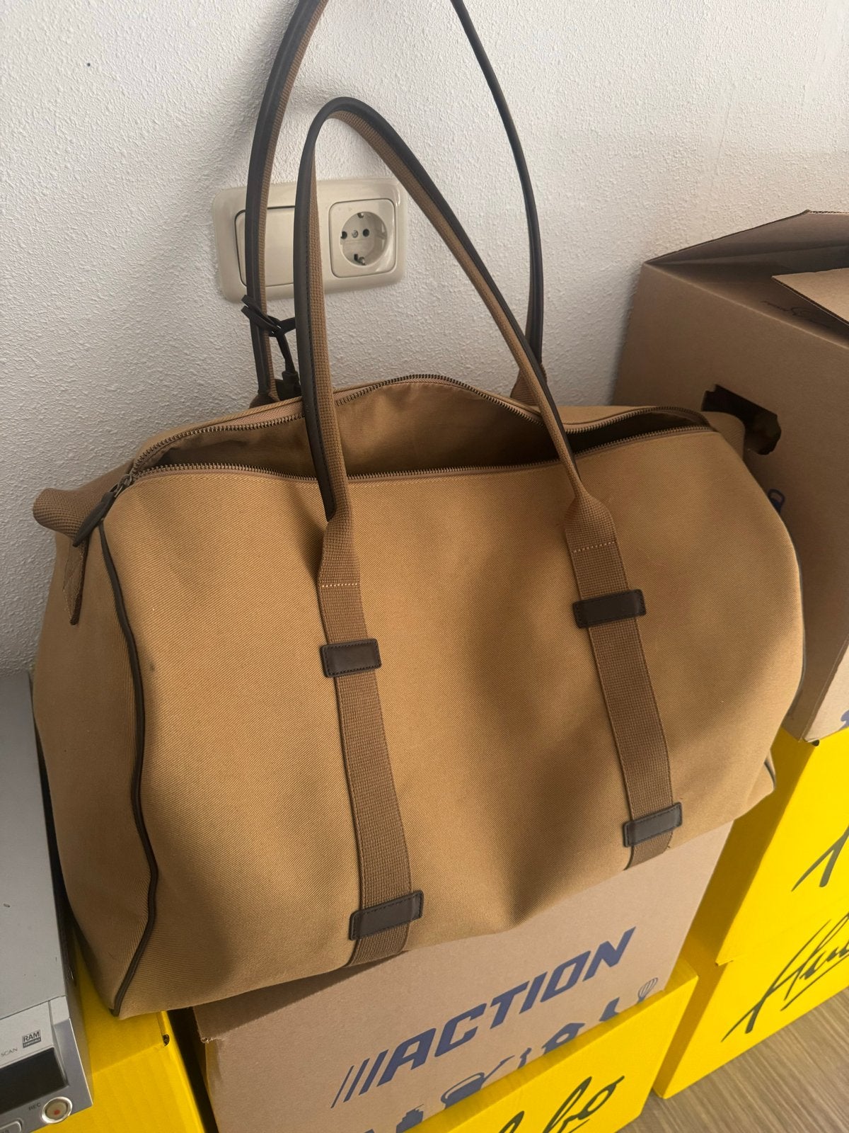 Grote Canvas Reistas / Duffelbag – Beige met Leren Details, 20 tot 30 cm, Beige, Ophalen of Verzenden, Zo goed als nieuw