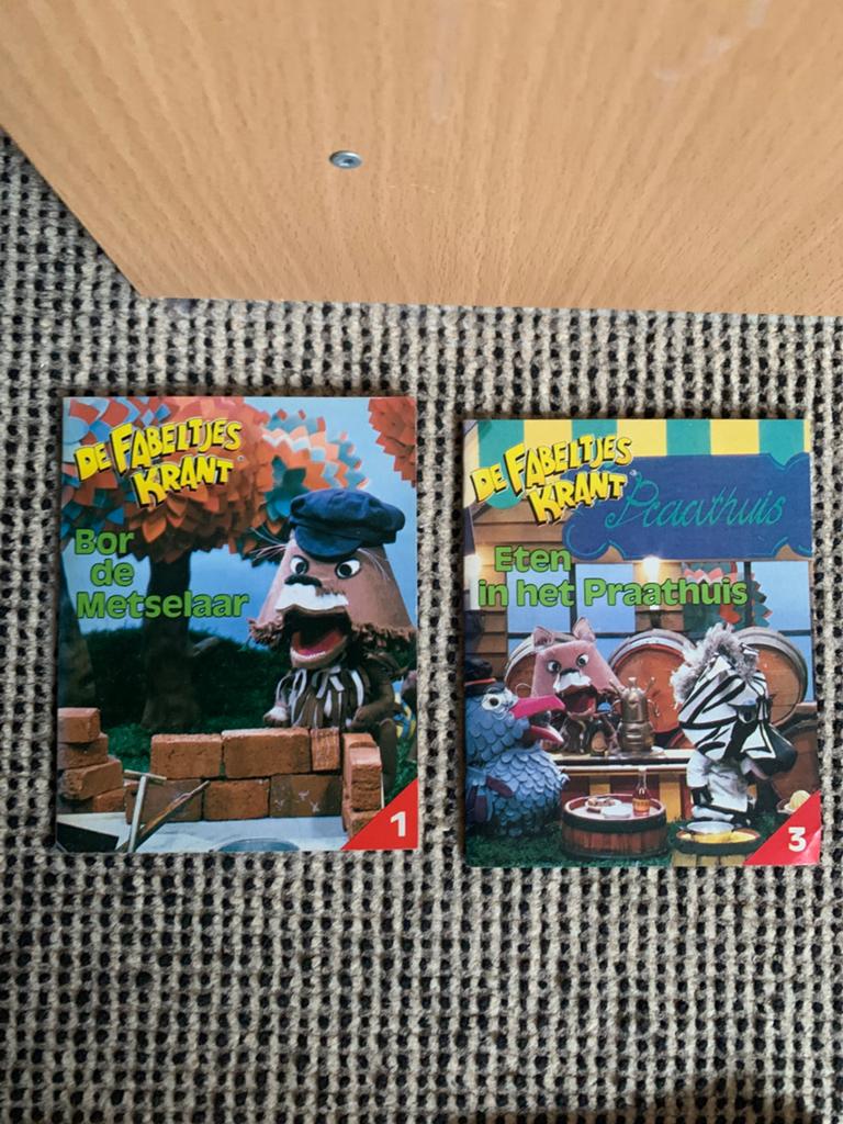 Fabeltjeskrant boekjes en 2 figuren, zie 3 foto,s, Boeken, Ophalen of Verzenden, Gelezen, Fictie algemeen