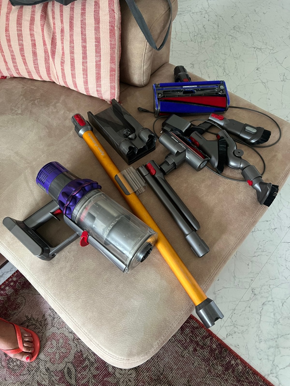 Dyson V11 Absolute steelstofzuiger met accessoires, Ophalen, Draadloos, Zo goed als nieuw, Dyson