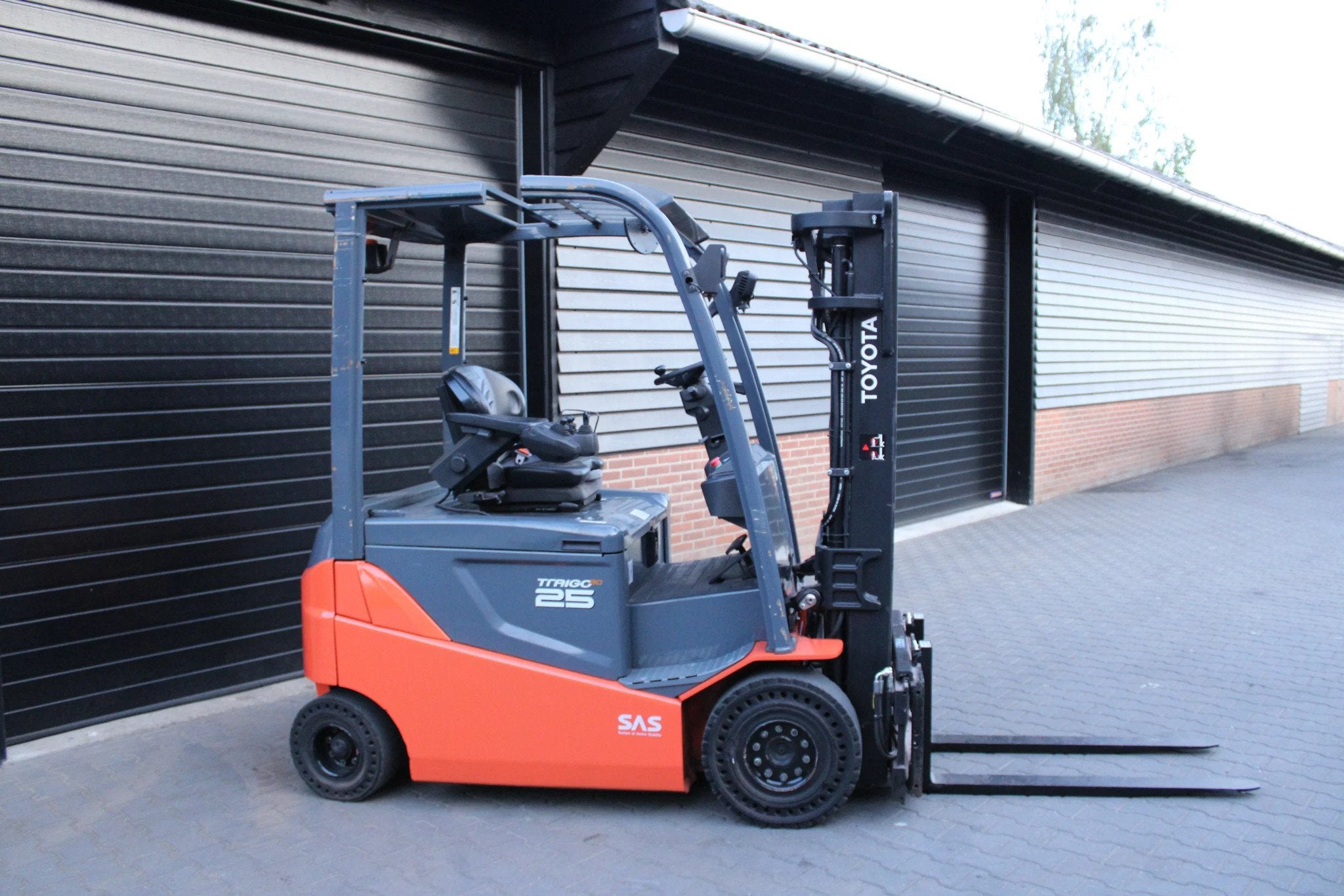 Toyota 8FBMKT25 heftruck elektrische triplex sideshift accub, 2000 tot 3000 kg, Elektrisch, Heftruck, Toyota