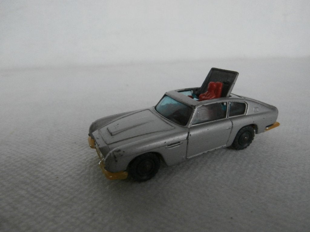 Vintage James Bond Ast.Martin van Husky models "60,s, Ophalen of Verzenden