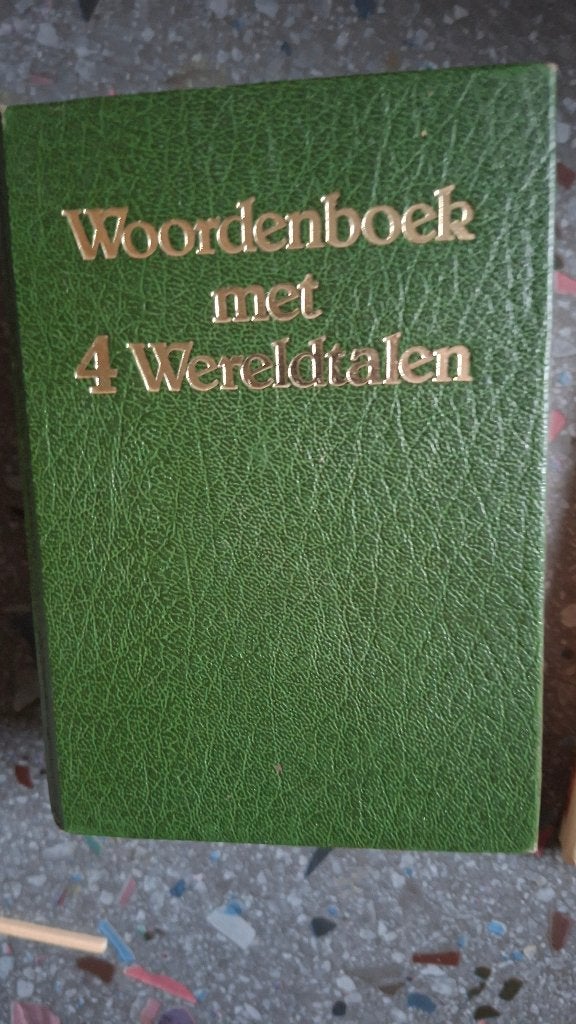 woordenboek met 4 wereldtalen, Boeken, Overige uitgevers, Ophalen of Verzenden, Zo goed als nieuw, Overige talen