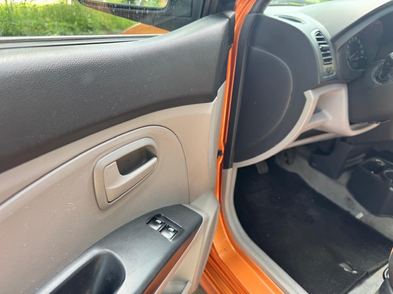 Foto 3 van Kia Picanto 1.0 LX - Oranje - Goede staat