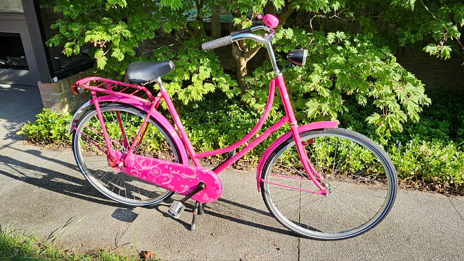 Roze omafiets met nieuwe banden, Ophalen of Verzenden