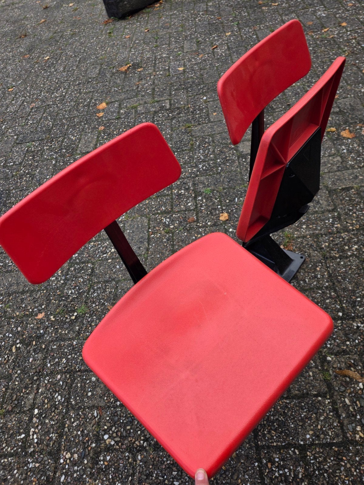 Twee rode stadionstoelen stoel klapstoel - Gebruikt, Ophalen, Twee, Onbekend, Onbekend