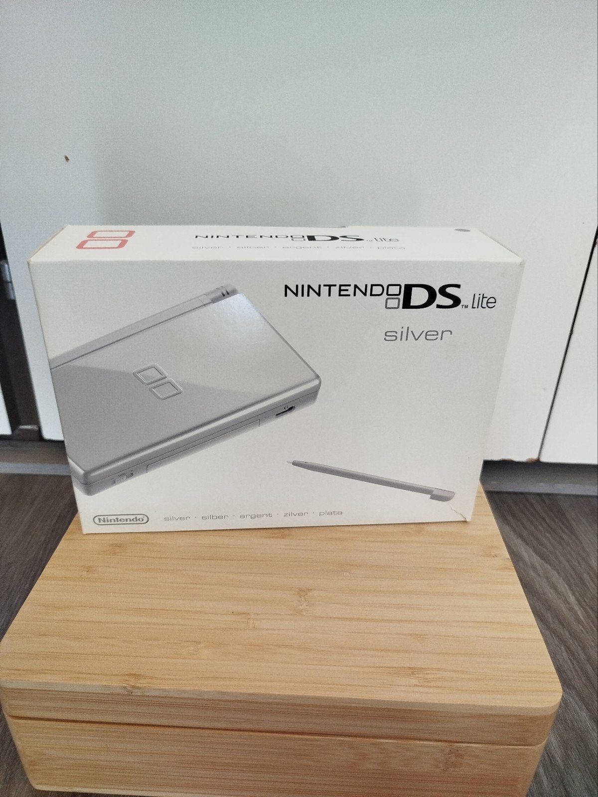 Nintendo DS Lite Silver met doos en oplader, Spelcomputers en Games, Spelcomputers | Nintendo DS, Ophalen, Gebruikt, Zilver, DS Lite