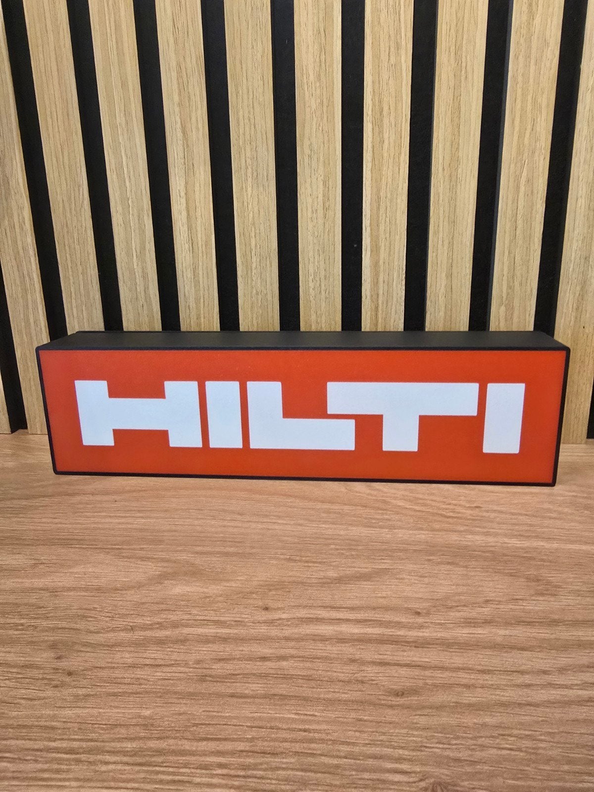Hilti LED Lichtbak - Uniek Decoratiestuk, Overige merken, Kunststof, Nieuw, Overige fittingen