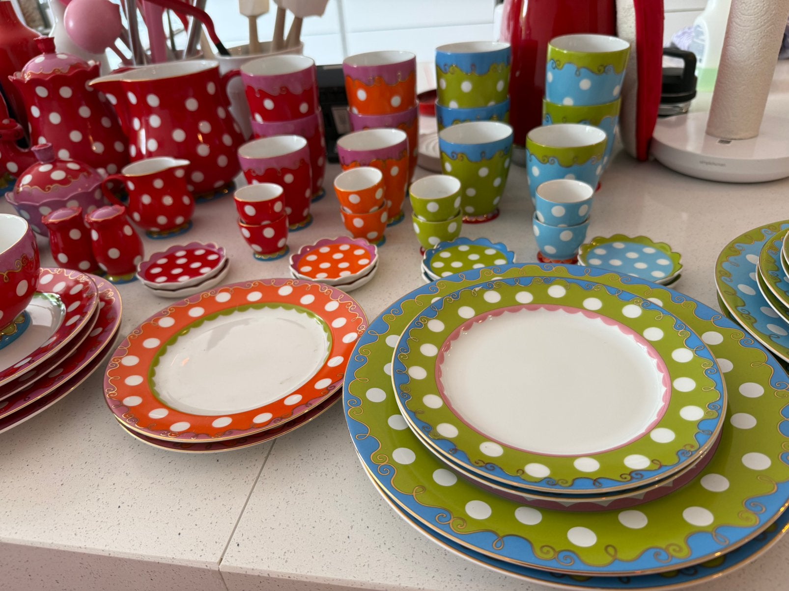 Grote Oilily Servies Collectie.  (adv nr: 59), Ophalen of Verzenden, Zo goed als nieuw, Overige stijlen, Compleet servies