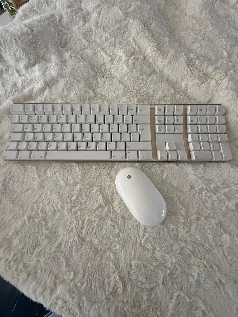 Apple wireless toetsenbord en muis, Gebruikt, Toetsenbord en muis-set, Numeriek, Ophalen of Verzenden