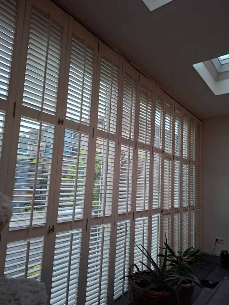 Gebruikte shutters, 4.65m breed x 2.40m hoog, Huis en Inrichting, Stoffering | Gordijnen en Lamellen, Ophalen, Gebruikt, 200 cm of meer