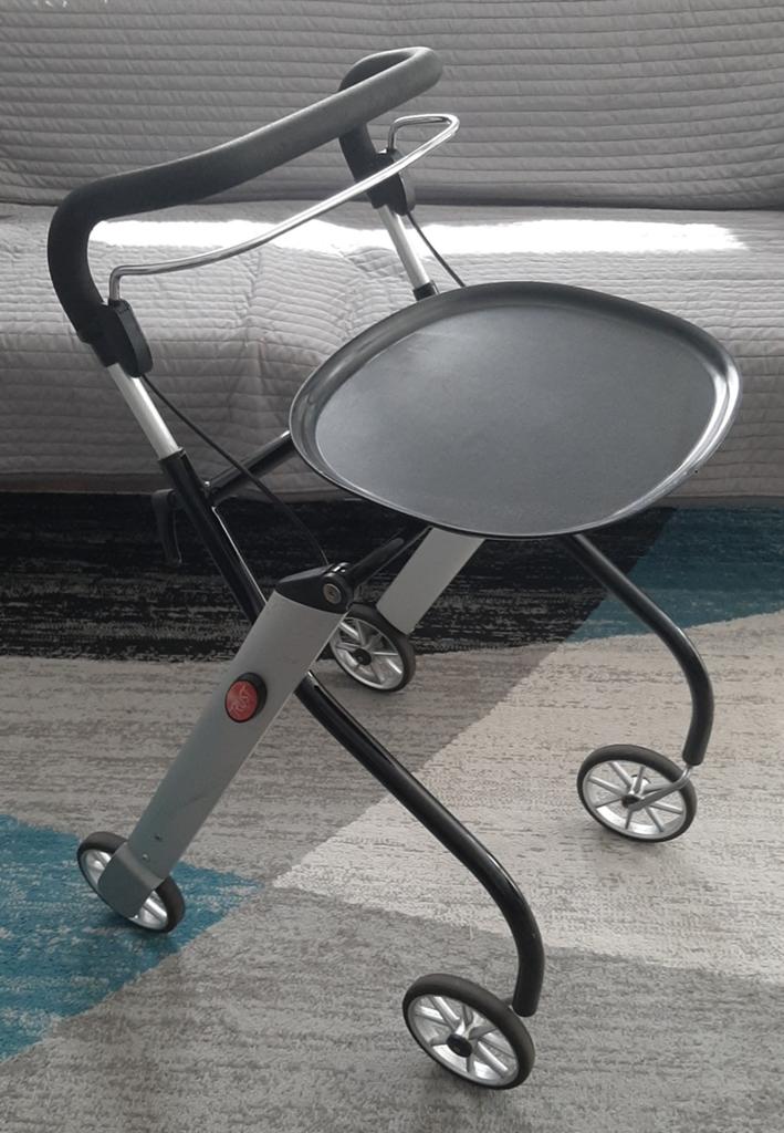 Trust rollator voor in huis., Diversen, Rollators, Ophalen of Verzenden, Opvouwbaar, Gebruikt