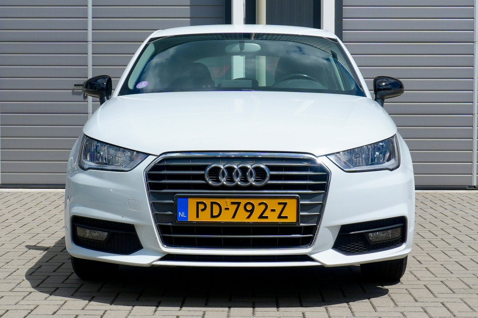 Audi A1 1.0 TFSI Sportback CRUISE AIRCO NAVI PARKEERSENS APK, Auto's, Voorwielaandrijving, Stof, Zwart, 95 pk