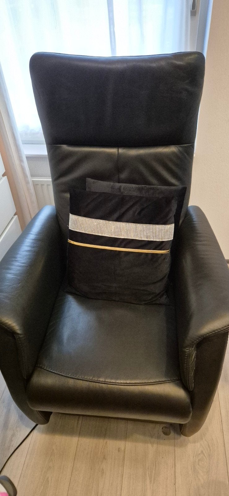 Sta op stoel, zwart leer., Huis en Inrichting, Fauteuils, Ophalen, Zo goed als nieuw, 75 tot 100 cm, Leer