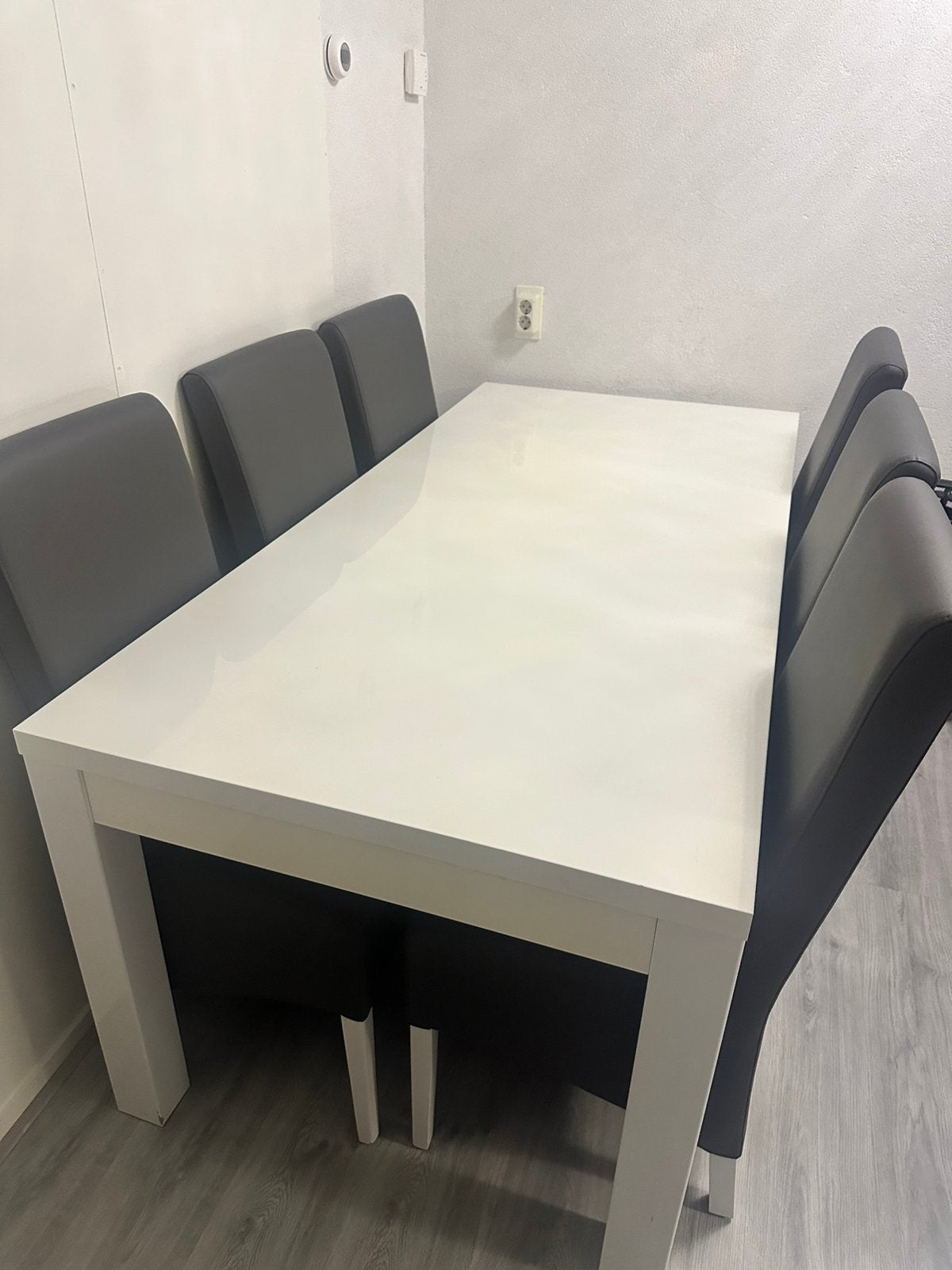 In hele goed staat banken en eetkamer set, Huis en Inrichting, Ophalen, Zo goed als nieuw, 4 tot 6 stoelen