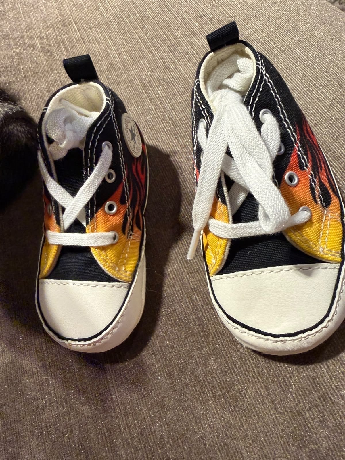 Converse All Star babyschoentjes met vlammenprint maat 19, Ophalen of Verzenden, Zo goed als nieuw, Jongen of Meisje, Schoenen