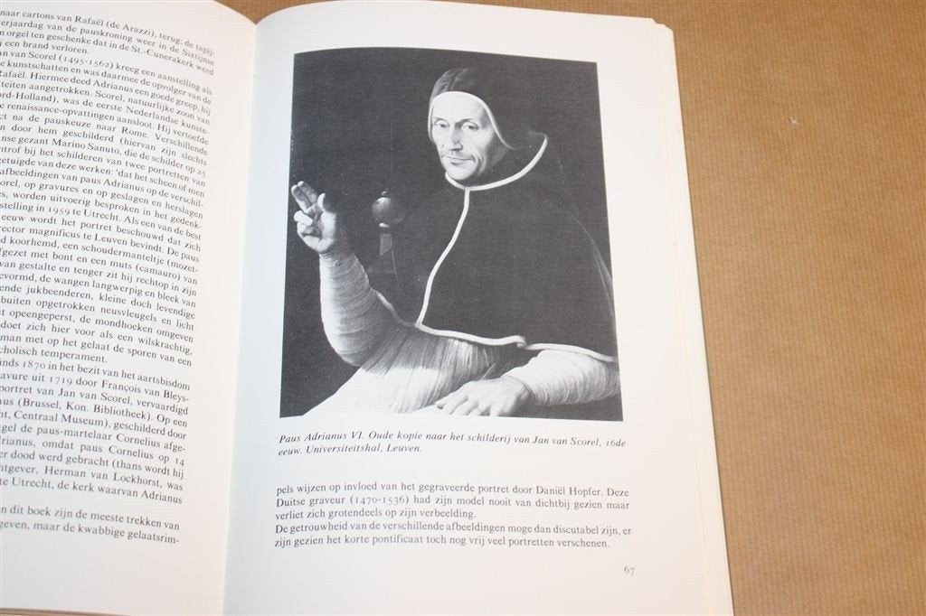 Adrianus VI — Biografie van de enige Nederlandse Paus, Ophalen of Verzenden, Gelezen