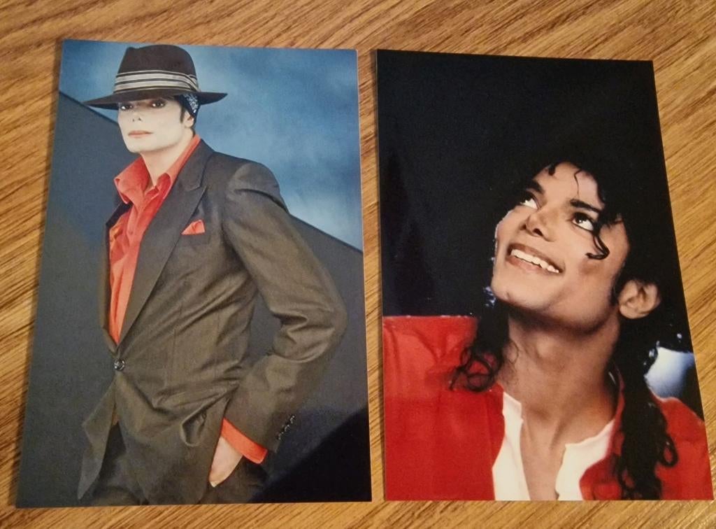 2 Michael Jackson foto's: BAD & Invincible era, 1980 tot heden, Foto, Ophalen of Verzenden, Zo goed als nieuw
