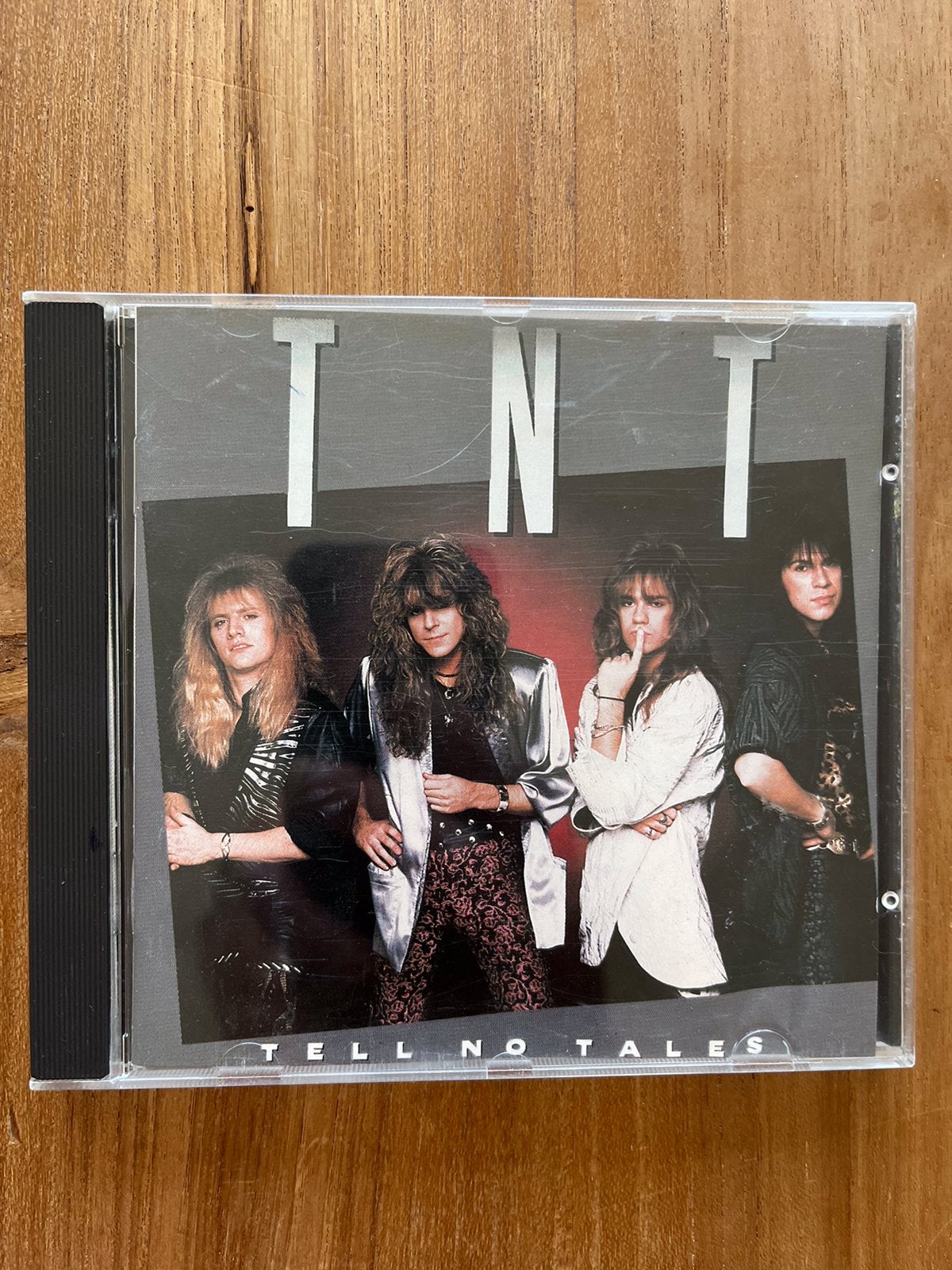 TNT - Tell No Tales, Ophalen of Verzenden, Zo goed als nieuw