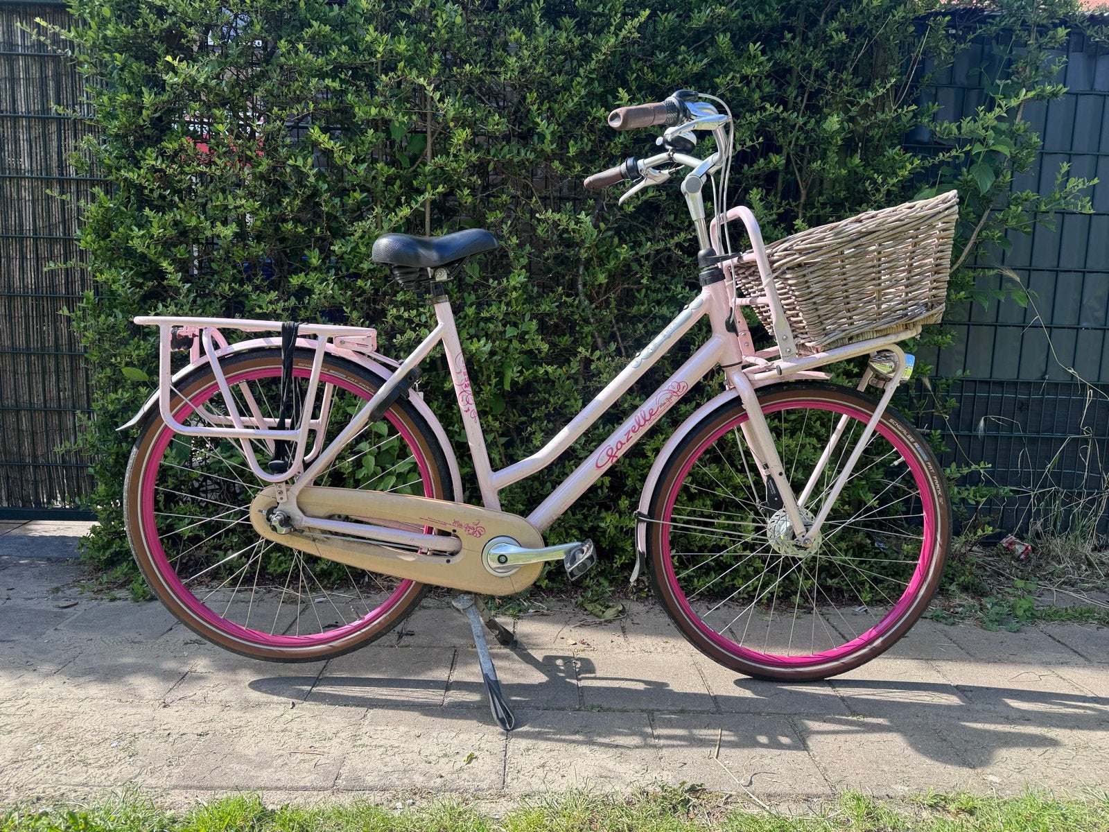 Roze Gazelle Miss Grace damesfiets met mand, Fietsen en Brommers, Fietsen | Dames | Damesfietsen, Ophalen, Terugtraprem, Versnellingen