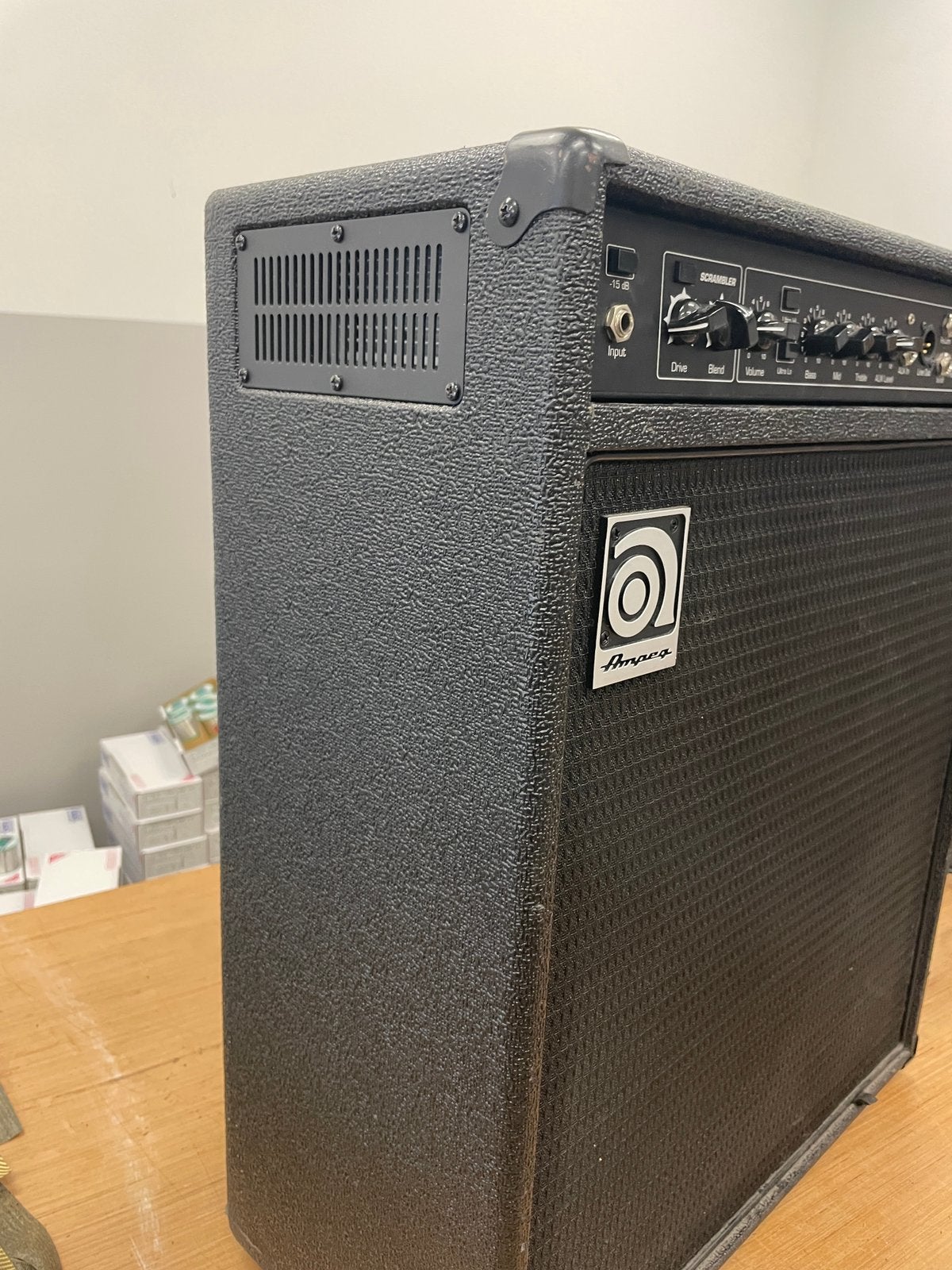 Ampeg BA-210 v2 (niet werkend!!!), Muziek en Instrumenten, Ophalen, Gebruikt, Basgitaar, 100 watt of meer