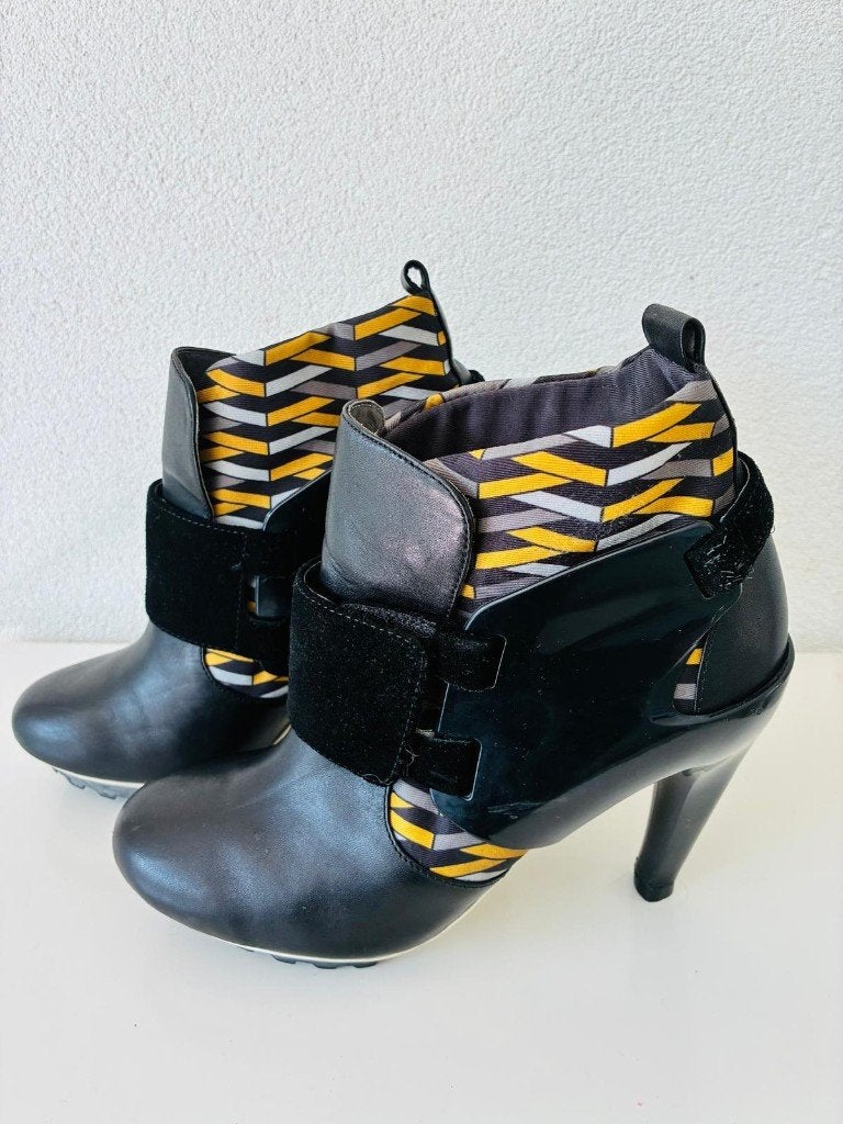 United Nude leren hakken maat 39 design enkellaarsjes, Zwart, Lage of Enkellaarzen, Ophalen of Verzenden, Zo goed als nieuw
