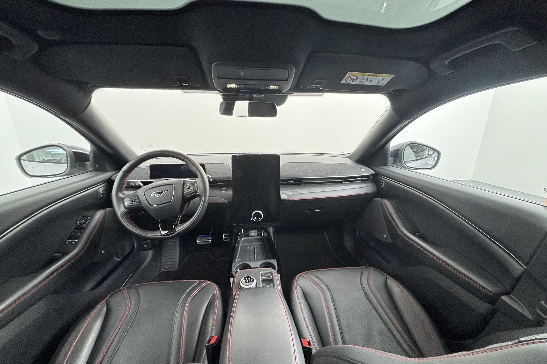 Ford Mustang Mach-E AWD 75 kWh Iconische elektrische muscle-, Auto's, Stof, Gebruikt, 750 kg, 258 pk