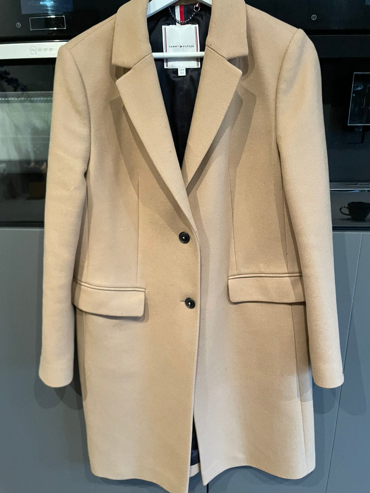 Te koop tommy hilfiger jas maat 38, Ophalen of Verzenden, Zo goed als nieuw, Maat 38/40 (M), Bruin