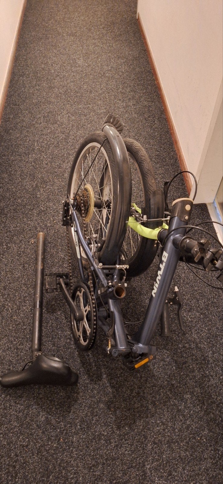 2x B'Twin  Opvouwbare Fiets - Compact en Handig, Fietsen en Brommers, 20 inch of meer, Gebruikt, Velgrem, Versnellingen