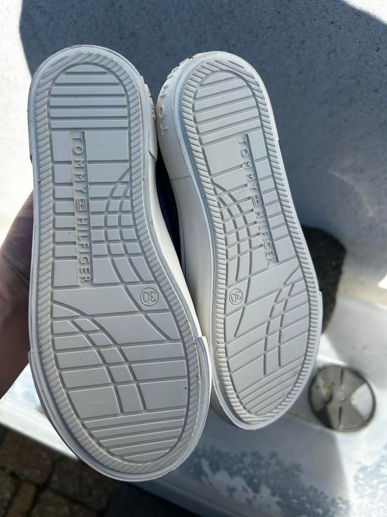 Tommy Hilfiger schoenen jongens maat 30, Ophalen of Verzenden, Gebruikt, Jongen, Schoenen