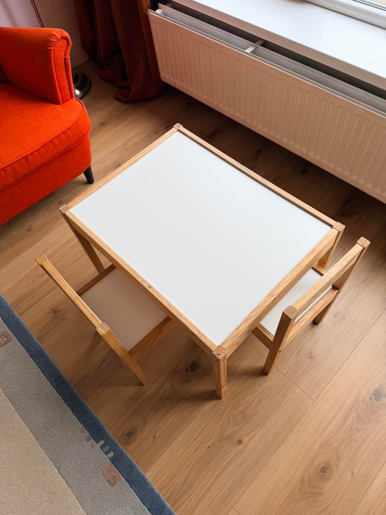 IKEA LÄTT Kindertafel + 2 stoelen, Kinderen en Baby's, Kinderkamer | Tafels en Stoelen, Ophalen, Gebruikt, Stoel(en)