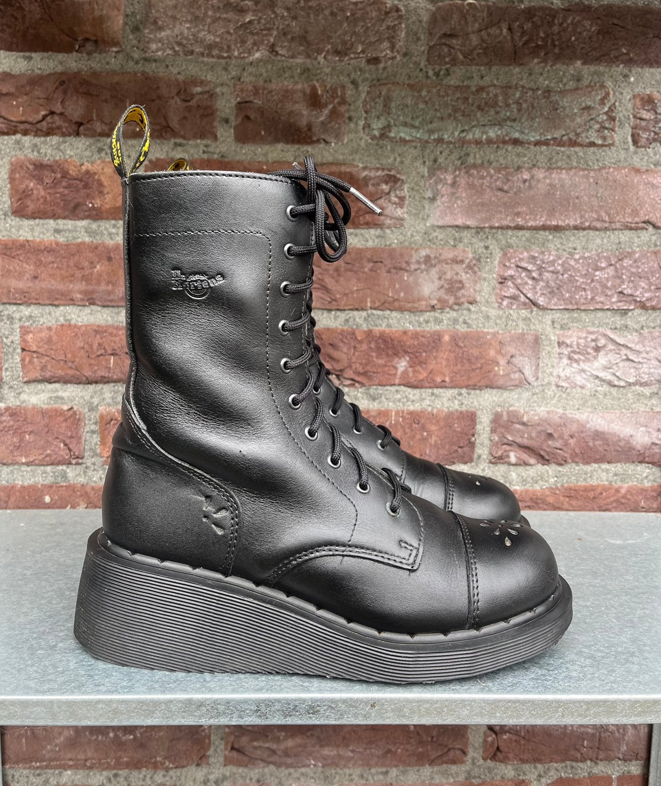 Dr. Martens 3A33 MIE Floral cap toe wedge sole Uk 4/ Eu 37, Dr. Martens, Docs, Zwart, Docs
