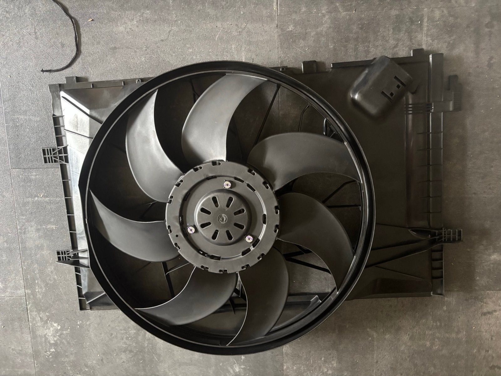 Nieuwe Radiator Koelventilator voor Mercedes-Benz W204 W212, Ophalen of Verzenden, Nieuw, Mercedes-Benz