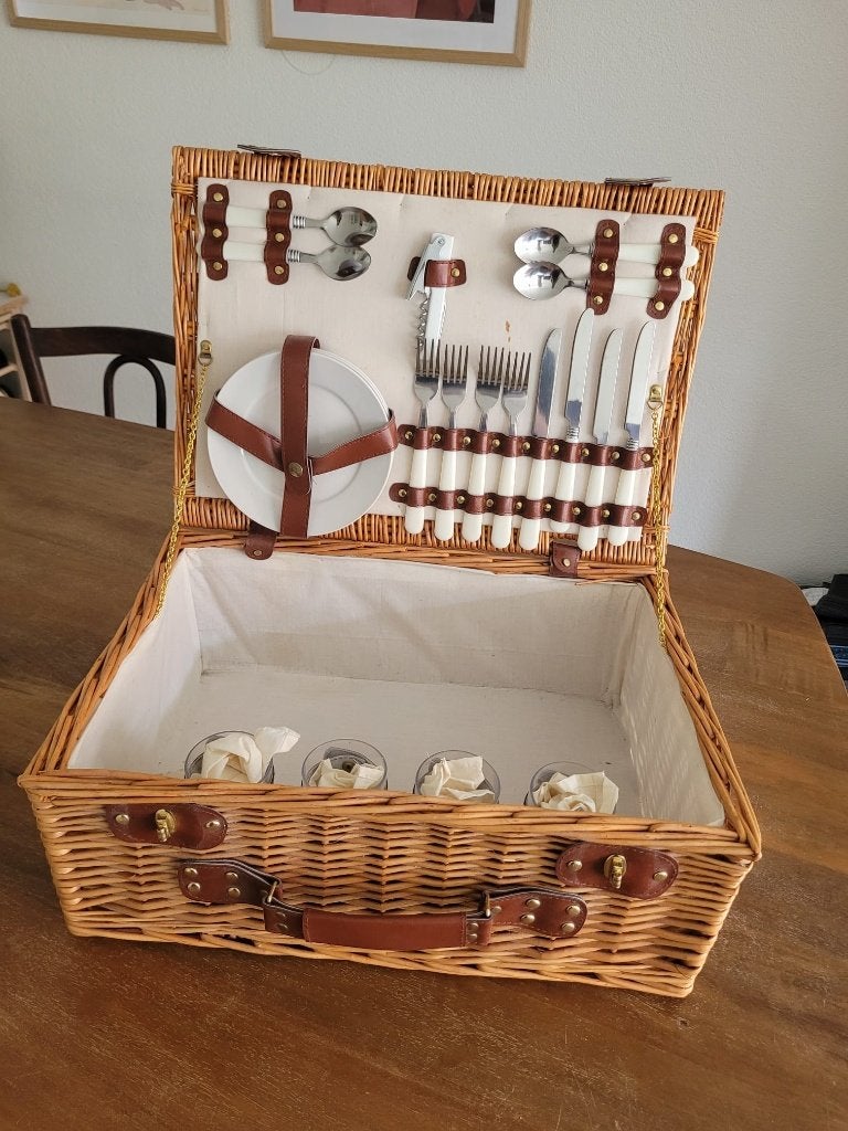Rieten picknickmand / Wicker Picnic Basket for 4 People, Ophalen, Gebruikt