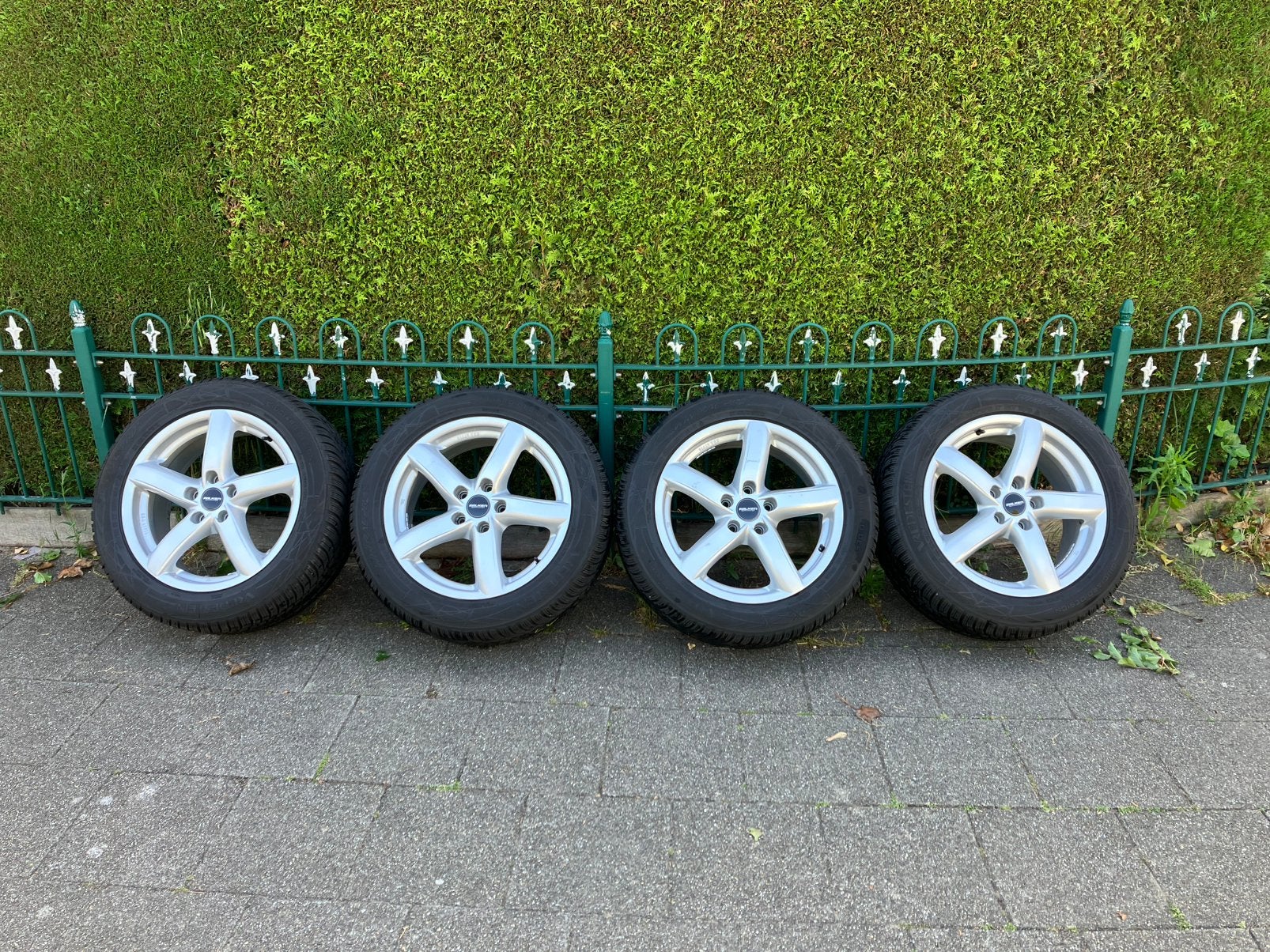 225/50/R17 Winterbanden op schade vrije velg, Ophalen