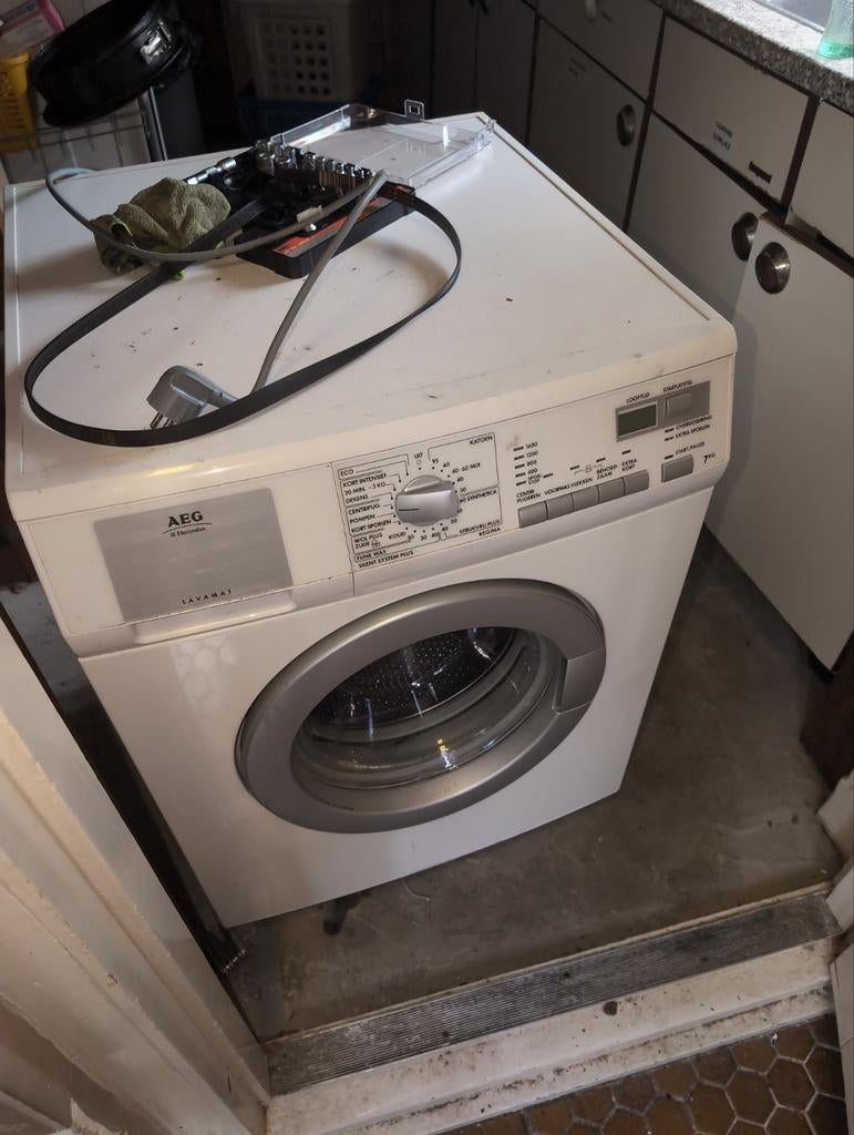 Gratis defecte wasmachine, Witgoed en Apparatuur, Wasmachines, 6 tot 8 kg, Ophalen, 1200 tot 1600 toeren, 85 tot 90 cm