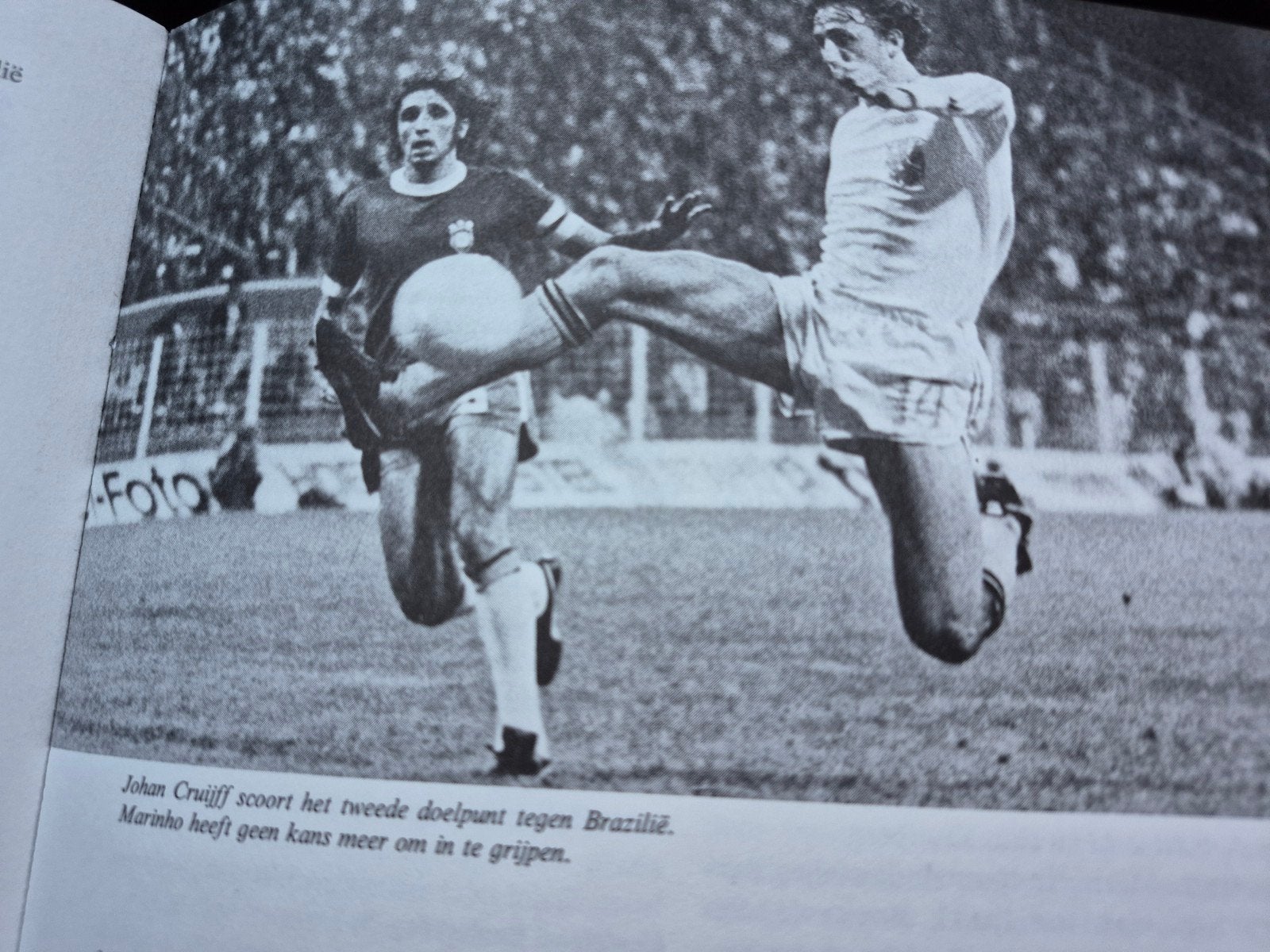 München 74 Wereldkampioenschap Voetbal Boek, Ophalen of Verzenden, Gelezen, Hans Molenaar, Cees van Nieuwenhuizen, Balsport