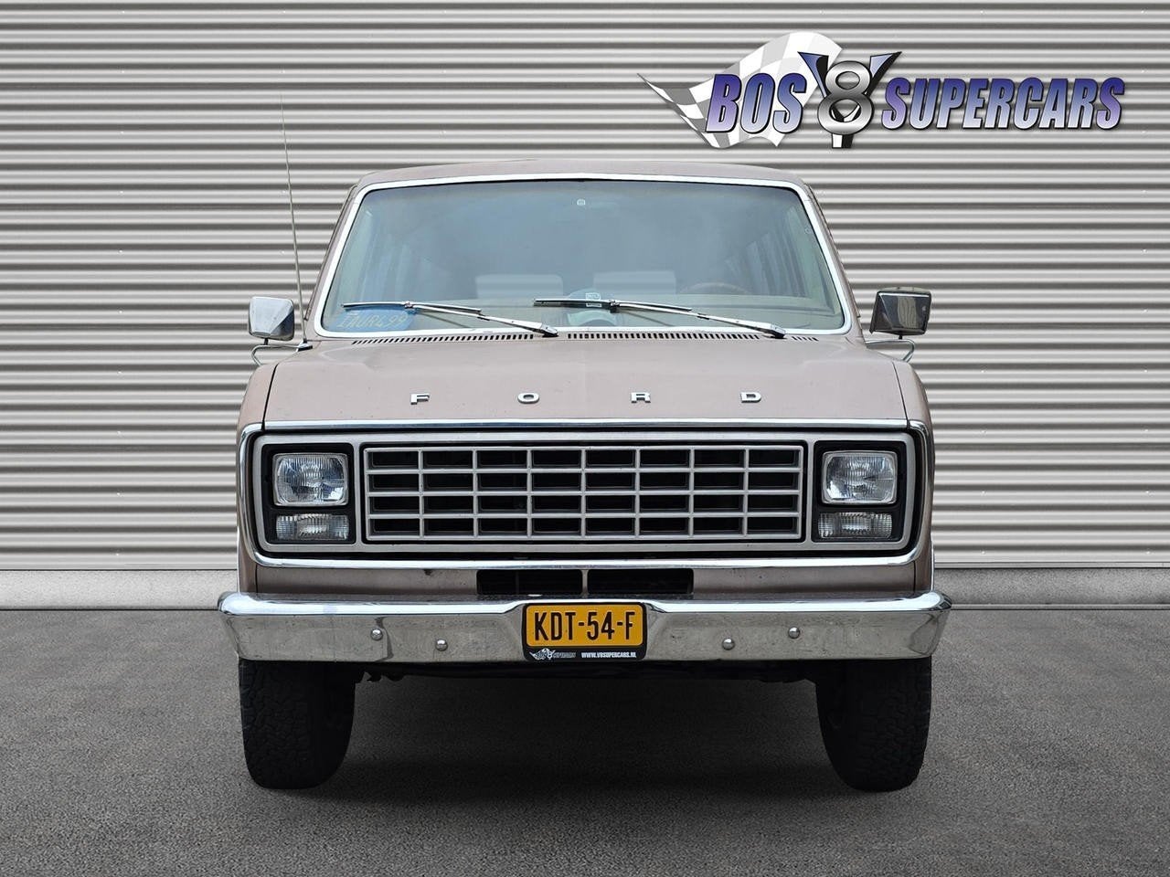 Ford E-250 XL CLUBWAGON (bj 1981, automaat), Auto's, Automaat, Dealer onderhouden, Beige, Overige carrosserieën