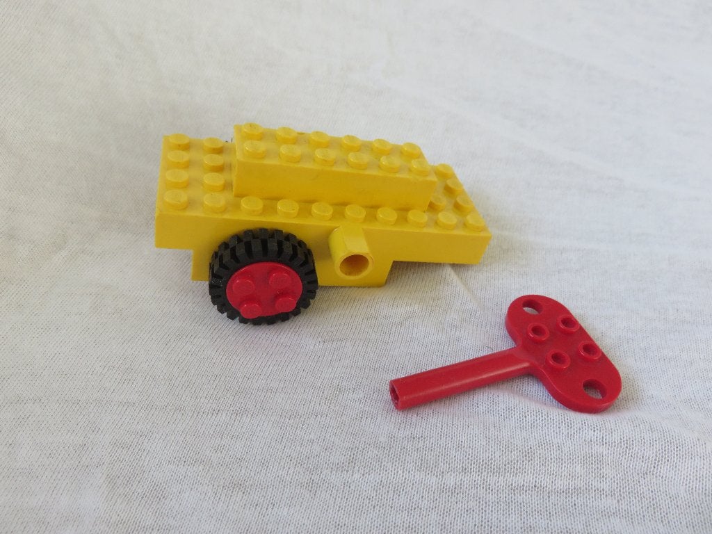 Lego classic town, set 890, opwindmotor met twee sleutels, Gebruikt, Lego, Accessoire, Ophalen of Verzenden
