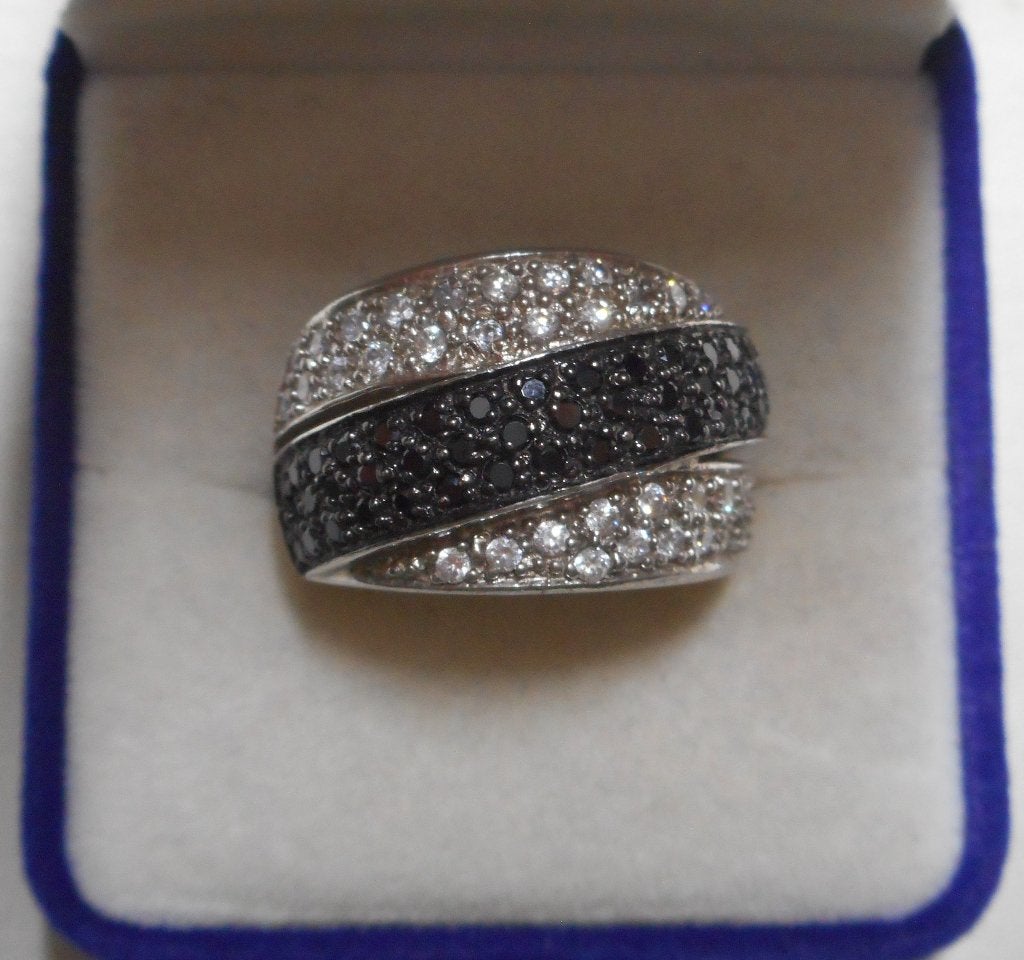 Zilveren royale ring zwart wit stenen maat 17.25 nr.047, Verzenden, Zo goed als nieuw, 17 tot 18, Dame