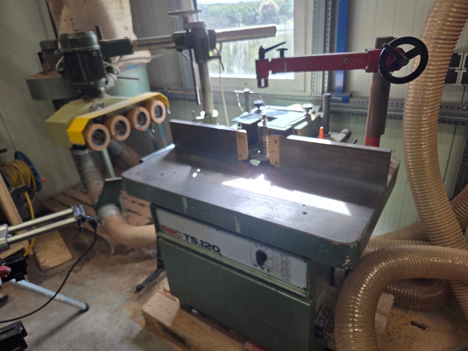 SAC TS 120 Freesmachine met aanvoerapparaat, Ophalen
