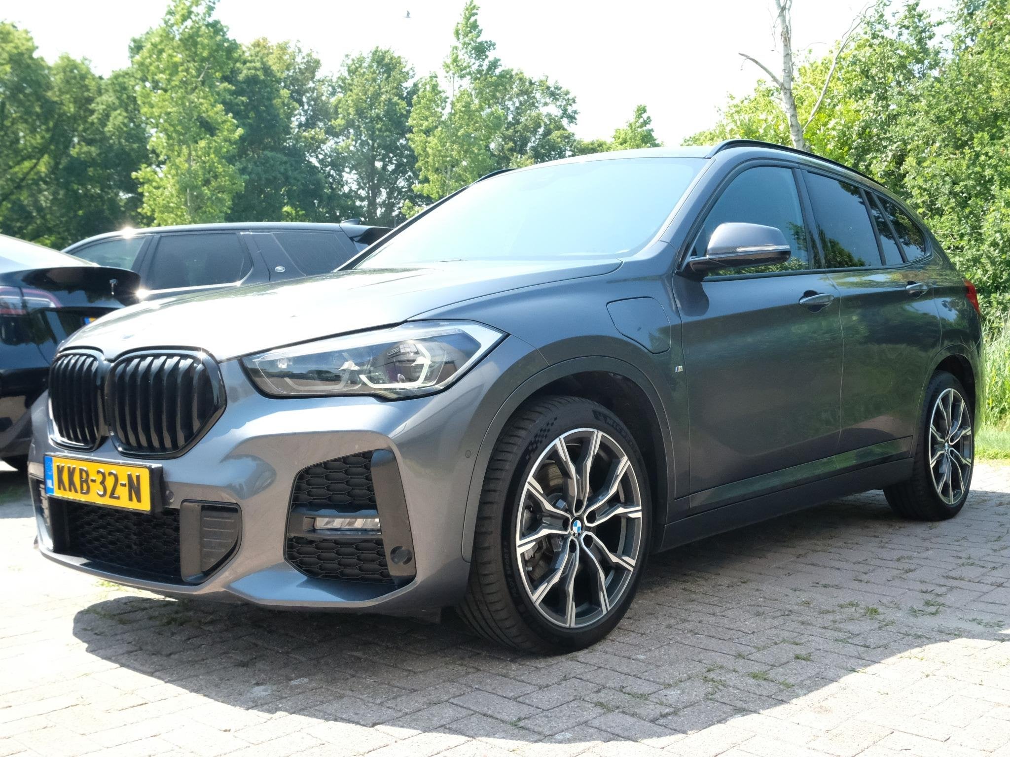 BMW X1 xDrive25e M-sport 220 PK | M pakket | Keyless entry |, Auto's, BMW, Stof, Gebruikt, Automatische klimaatregeling, Plug-in hybride