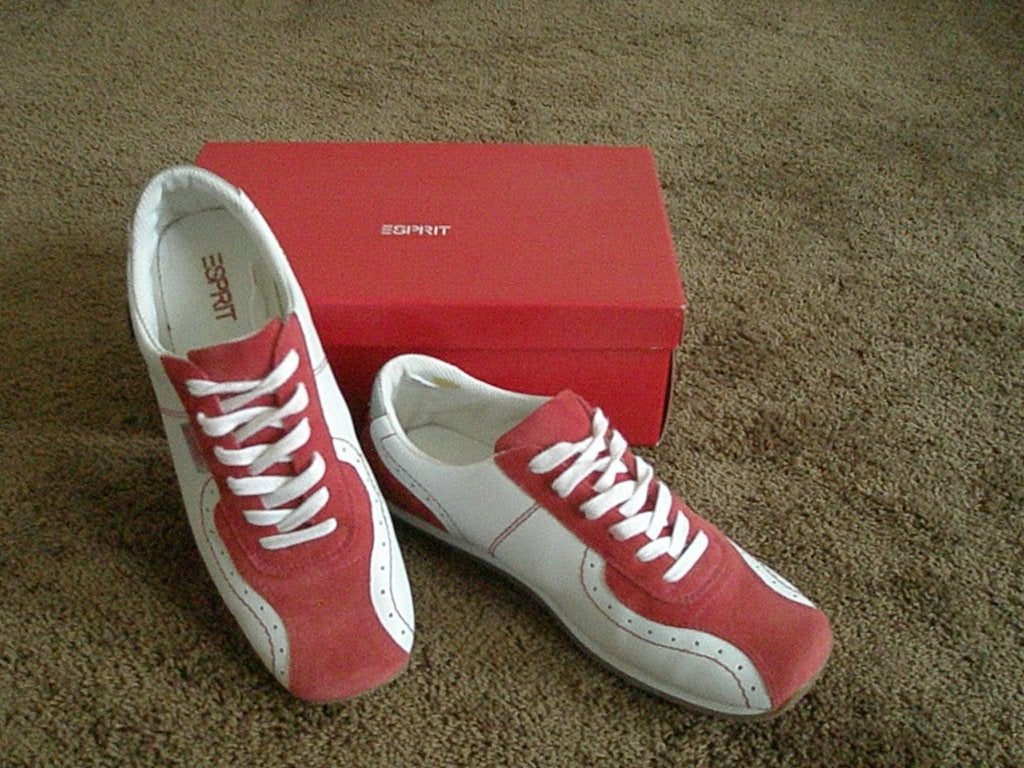 Esprit sneakers suède maat 40, Nieuw, Ophalen of Verzenden, Sneakers of Gympen, Rood